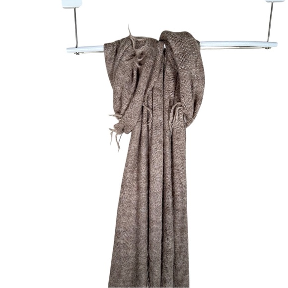 LATIERRA Sierra Hand-brushed Baby Alpaca Scarf in taupe - Picture 5 of 8